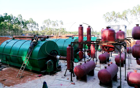 3 sets waste plastic to oil machines successfully installed in Guangdong, China