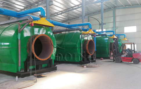 4 sets 12T/D waste plastic to oil machines being installed in Fujian, China